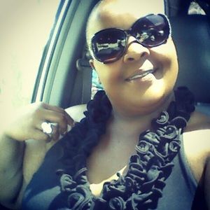 Meet your Posher, Nina